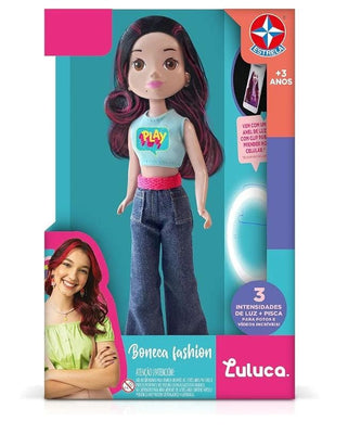 Fotos da Luluca no espelho ( cabelo rosa ) em 2023