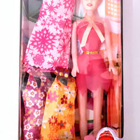 Puppe mit 5 Kleidern