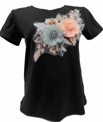 T shirt Feminina Preta Bordada com flores